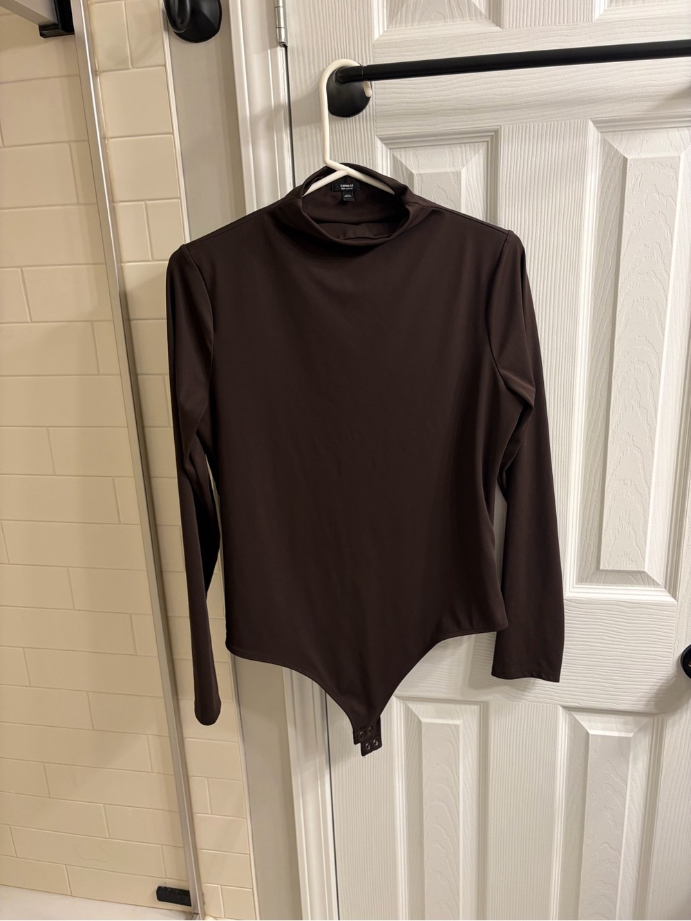 Express Women's Long-Sleeve Mock Neck Bodysuit - Brown
